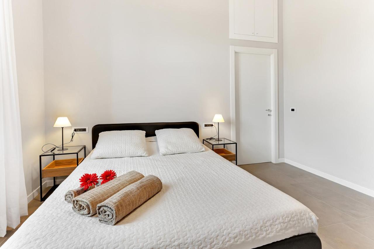 Апартаменты Alessia'S Flat - Naviglio Grande 2 Буччинаско Экстерьер фото